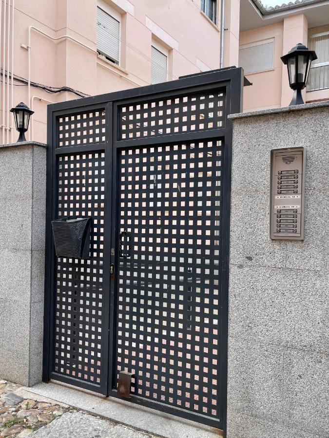 Vut Las Almenas Ávila 외부 사진